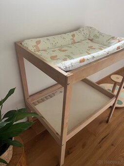 Přebalovací pult Ikea