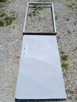 Půdní kvalitní kovové dveře 145cm x 87cm