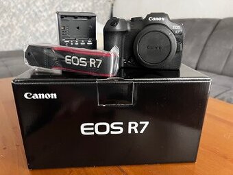 Canon EOS R7