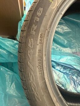 Letni pneu Pirelly Cinturato P7 235/45/R18