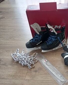 Hokejové brusle CCM FT475 vel. 5 (38,5)