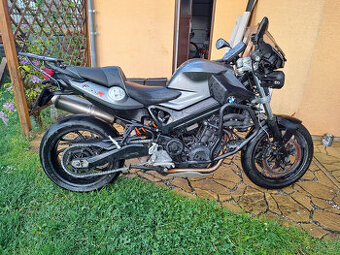 BMW F 800 R výkon 64 kW