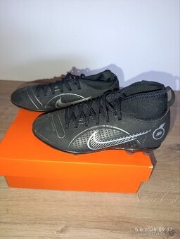 Dětské fotbalové kopačky, zn. Nike, vel. 34