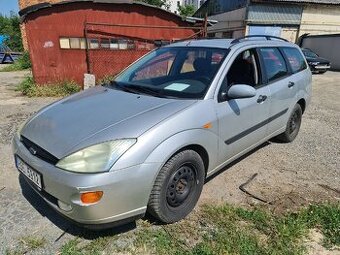 Ford Focus kombi 1,6 benzin
