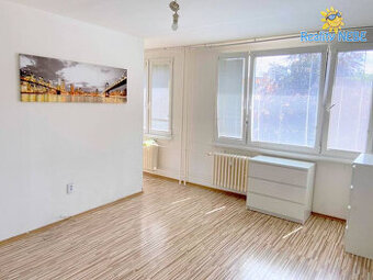 Pronájem bytu 1+kk, 27 m2, Českolipská, Praha 9, Prosek