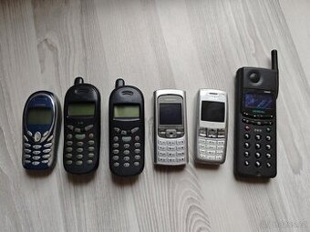 Sada mobilů značky Siemens