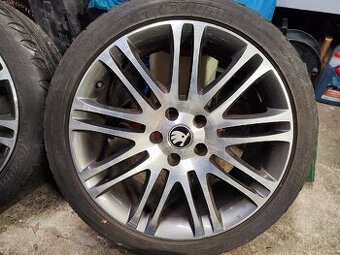 ALU kola Škoda Luxon 5x112 zánovní pneu 225/40 ZR18