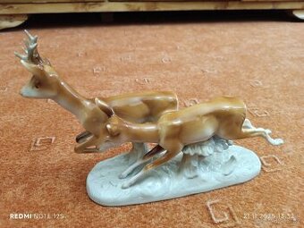 Porcelánová soška sousoší srnec srna royal dux