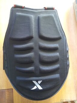 Dámský hrudní chránič na bojové sporty