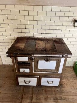 Prodám 2 stará kamna a 1 kotel