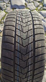 Prodám 4 zimní pneu 245 40 20 nové TRACMAX