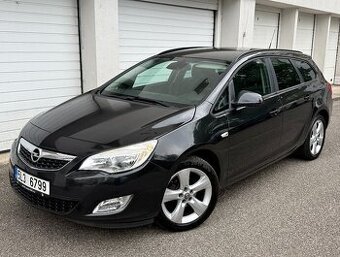 OPEL ASTRA Caravan 1.4i 9/2011 ALU, Klima, Nová STK, 2x Kola