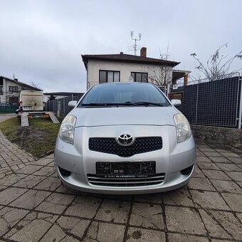 Toyota yaris 1,0 benzín  rozvod řetěz