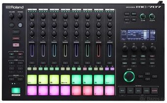 Roland MC-707 / Groovebox