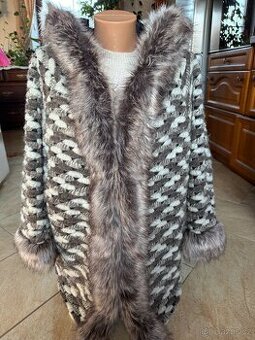 Extravagantní paletko, kabátek s kožešinou