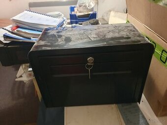 Poštovní schránka zamykatelná