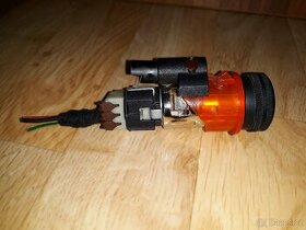 Prodám zásuvku se zapalovačem 12V