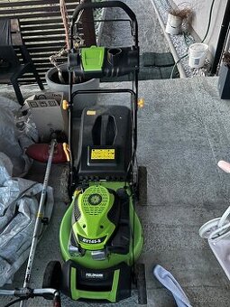 Benzinová sekačka FIELDMANN RV-145S