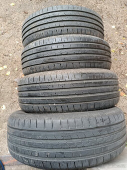 205/60/16 92V - 4 ks letní Vredestein (jeté 1500 km)