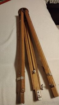 Prodám levně starý dřevěný stativ