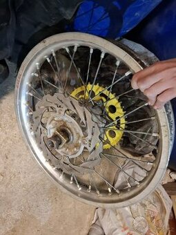 Zadní kolo suzuki rm 250 2005