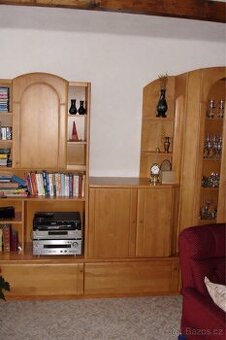 Obývací stěna JITONA velice kvalitní masiv