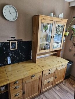 Borovicová linka z celomasivu se spotřebiči,6551