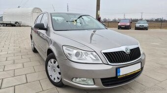 Octavia II  1,6 TDi  Pěkná - pravidelný servis DPH