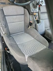 Bmw e36 compact sedačky