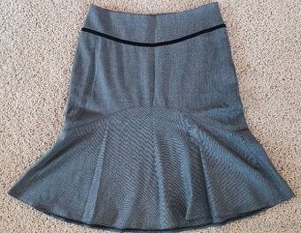 Elegatně ležérní sukně vel. 36/38