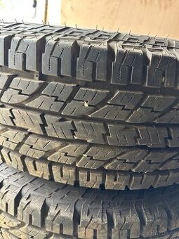 Kola Jeep Wrangler Yokohama geolandar 285/75 r17