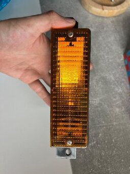 Originál nový blinkr na BMW E30 plastak