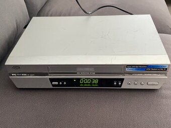 S-VHS-ET videorekordér JVC HR-S5970 s video stabilizátorem