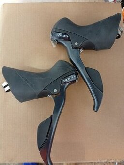 Silniční řadící páky Shimano Sora