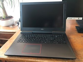 Herní notebook Dell