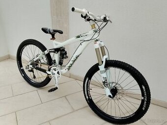 Trek Scratch rám 16,5" - FRERIDE ,FOX 36 Vanilla R, DHX 4.0
