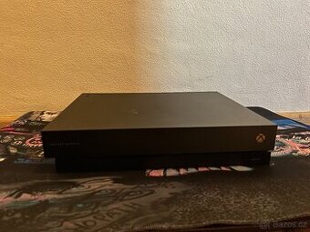 Xbox One X Project Scorpio Edition + hry