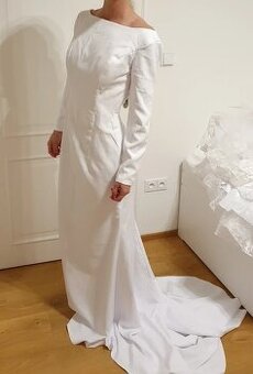 Sexy svatební šaty s odhalenými zády