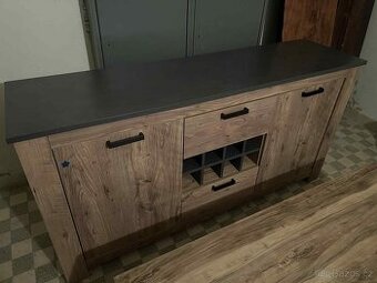 Stolek pod TV
