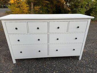 IKEA Hemnes komoda s 8 zásuvkami - bíl. mořidlo