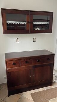 Dřevěná komoda 2 ks a nástěnná skříňka 2 ks