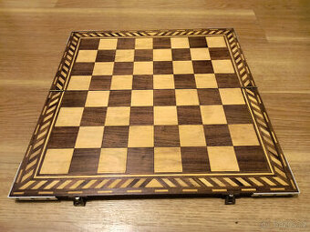 Dřevěné šachovnice 42 cm a 47 cm skládací