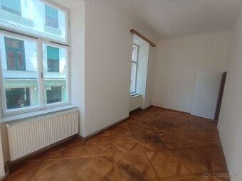 Pronájem 4+1 České Budějovice, Dr. Stejskala v centru