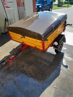 Privesny vozik za auto