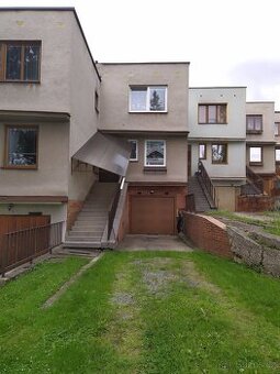 Řadový rodinný dům 5+1 zast. plocha 77 m - 1