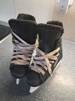 Dětské hokejové brusle Bauer vel. 28