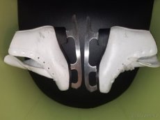 Dívčí brusle vel. 30