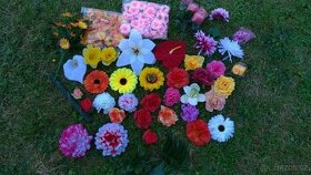 Umělé a voskované vazbové květy na aranžování