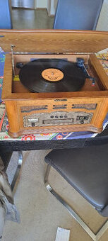 Gramofon Hyundai RTC 315 s CD a rádiemNová cena 790,-