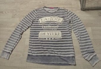 Značkové triko s dlouhým rukávem